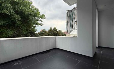 Rumah Mewah Emporio Design, 4 Lantai di Cilandak Jakarta Selatan Murah