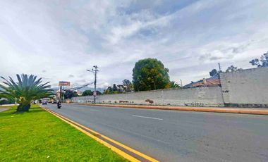 Rento amplio terreno plano frente al centro comercial San Luis shopping