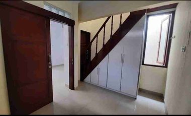 Rumah sgt strategis Pejaten pasar Minggu Jaksel 3 kmr 75jt/thn Nego