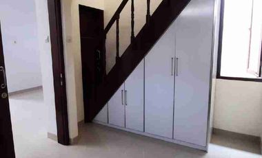 Rumah sgt strategis Pejaten pasar Minggu Jaksel 3 kmr 75jt/thn Nego