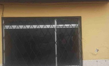 Vendo Casa en Sta Ritha y Av. Mariscal Sucre Precio Negociable