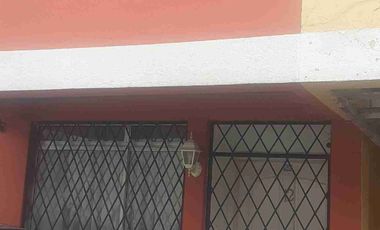 Vendo Casa en Sta Ritha y Av. Mariscal Sucre Precio Negociable