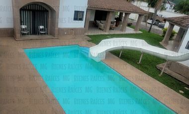 Casa Quinta en Venta en Santiago, en esquina, de 1 planta, en calle privada a 1 min de la Carretera y a 2 min a pie del muelle a la Presa de la Boca