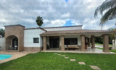 Casa Quinta en Venta en Santiago, en esquina, de 1 planta, en calle privada a 1 min de la Carretera y a 2 min a pie del muelle a la Presa de la Boca