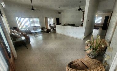 Casa Quinta en Venta en Santiago, en esquina, de 1 planta, en calle privada a 1 min de la Carretera y a 2 min a pie del muelle a la Presa de la Boca