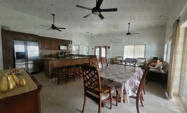 Casa Quinta en Venta en Santiago, en esquina, de 1 planta, en calle privada a 1 min de la Carretera y a 2 min a pie del muelle a la Presa de la Boca