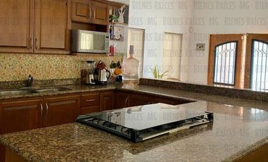 Casa Quinta en Venta en Santiago, en esquina, de 1 planta, en calle privada a 1 min de la Carretera y a 2 min a pie del muelle a la Presa de la Boca