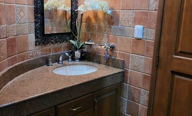 Casa Quinta en Venta en Santiago, en esquina, de 1 planta, en calle privada a 1 min de la Carretera y a 2 min a pie del muelle a la Presa de la Boca