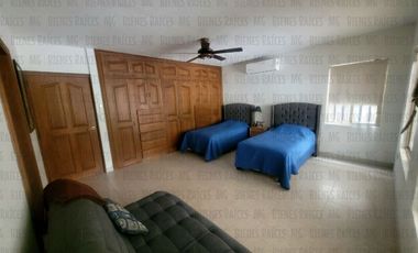 Casa Quinta en Venta en Santiago, en esquina, de 1 planta, en calle privada a 1 min de la Carretera y a 2 min a pie del muelle a la Presa de la Boca