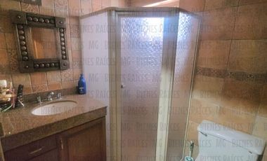 Casa Quinta en Venta en Santiago, en esquina, de 1 planta, en calle privada a 1 min de la Carretera y a 2 min a pie del muelle a la Presa de la Boca