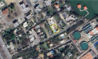 Casa Quinta en Venta en Santiago, en esquina, de 1 planta, en calle privada a 1 min de la Carretera y a 2 min a pie del muelle a la Presa de la Boca