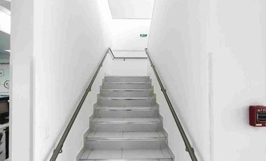 Urdesa Local comercial y oficinas empresarial excelente ubicación con parqueo propio