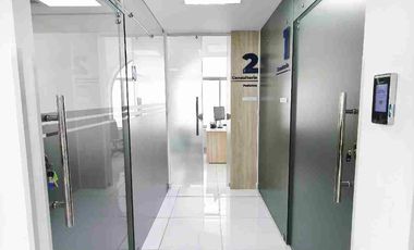 Urdesa Local comercial y oficinas empresarial excelente ubicación con parqueo propio