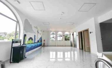 Urdesa Local comercial y oficinas empresarial excelente ubicación con parqueo propio