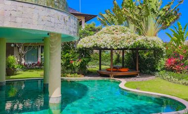 6 BEDROOMS WITH BREATHTAKING AND UNBLOCKED OCEAN VIEW VILLAS IN PANDAWA