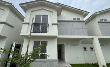 Alquilo casa de estreno Casa Laguna