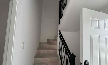 Alquilo casa de estreno Casa Laguna