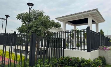 Alquilo casa de estreno Casa Laguna