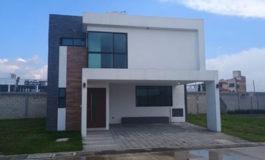 Estrena Casa en RENTA en Mexicalzingo a 10 minutos de Metepec, moderna y con finos acabados