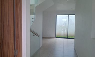 Estrena Casa en RENTA en Mexicalzingo a 10 minutos de Metepec, moderna y con finos acabados