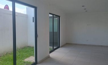 Estrena Casa en RENTA en Mexicalzingo a 10 minutos de Metepec, moderna y con finos acabados