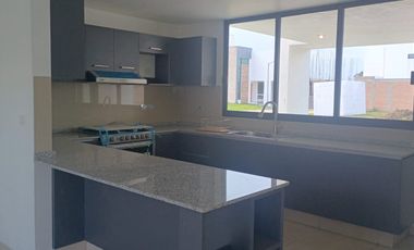 Estrena Casa en RENTA en Mexicalzingo a 10 minutos de Metepec, moderna y con finos acabados
