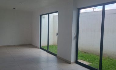 Estrena Casa en RENTA en Mexicalzingo a 10 minutos de Metepec, moderna y con finos acabados