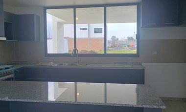 Estrena Casa en RENTA en Mexicalzingo a 10 minutos de Metepec, moderna y con finos acabados