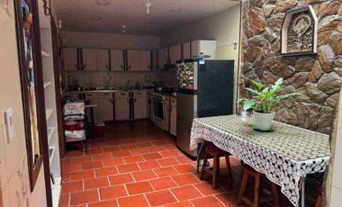 VENDO BUCARAMANGA  BARRIO EL PRADO.  AMPLIA CASA 8X21 AREA LOTE 6 ALCOBAS ,