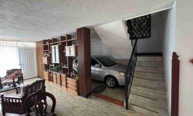 VENDO BUCARAMANGA  BARRIO EL PRADO.  AMPLIA CASA 8X21 AREA LOTE 6 ALCOBAS ,