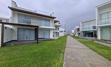 VENDO CASA DE PLAYA EN CONDOMINIO MORAVIA II BUJAMA