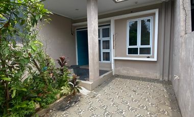 Over Kredit dkt Stasiun KA Depok 79JT di Cluster Hills Residence Sukmajaya
