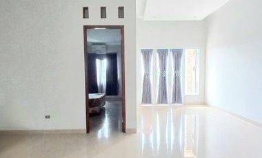 Disewakan Rumah Mewah 2 Lantai Full Furnished di Cepokojajar, Piyungan, Bantul Lingkungan Asri & Nyaman