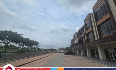 Sewa Ruko gandeng 2 Unit  Baru Gress Desain Modern 3 Lantai Parkir Luas Unit Komersial Eksklusif 2026 Bangunan Baru Lokasi Strategis dekat keramaian  dekat jalan tol