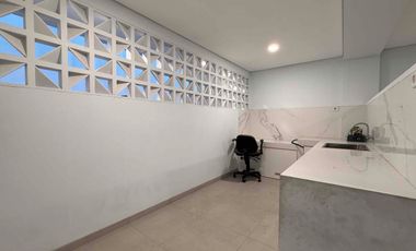 RUMAH MEWAH 3 LANTAI ROOFTOP 
PRIVATE POOL - BISA CUSTOM LAYOUT UNTUK FREE LIFT