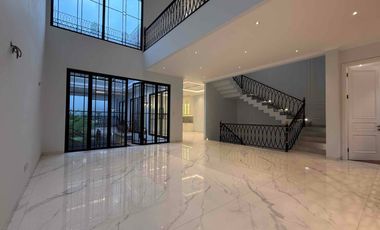 RUMAH MEWAH 3 LANTAI ROOFTOP 
PRIVATE POOL - BISA CUSTOM LAYOUT UNTUK FREE LIFT