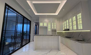 RUMAH MEWAH 3 LANTAI ROOFTOP 
PRIVATE POOL - BISA CUSTOM LAYOUT UNTUK FREE LIFT