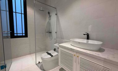 RUMAH MEWAH 3 LANTAI ROOFTOP 
PRIVATE POOL - BISA CUSTOM LAYOUT UNTUK FREE LIFT