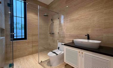 RUMAH MEWAH 3 LANTAI ROOFTOP 
PRIVATE POOL - BISA CUSTOM LAYOUT UNTUK FREE LIFT