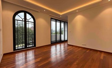 RUMAH MEWAH 3 LANTAI ROOFTOP 
PRIVATE POOL - BISA CUSTOM LAYOUT UNTUK FREE LIFT