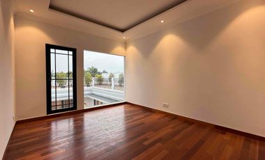 RUMAH MEWAH 3 LANTAI ROOFTOP 
PRIVATE POOL - BISA CUSTOM LAYOUT UNTUK FREE LIFT