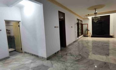 Rumah Siap Huni 2,5 Lantai Furnish Taman Aries Jakarta Barat