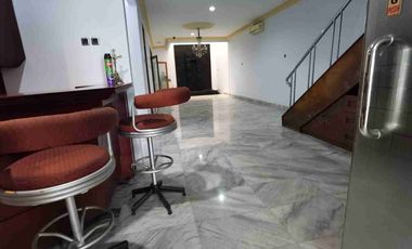 Rumah Siap Huni 2,5 Lantai Furnish Taman Aries Jakarta Barat