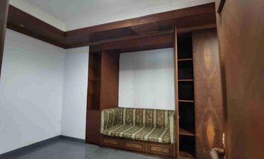 Rumah Siap Huni 2,5 Lantai Furnish Taman Aries Jakarta Barat