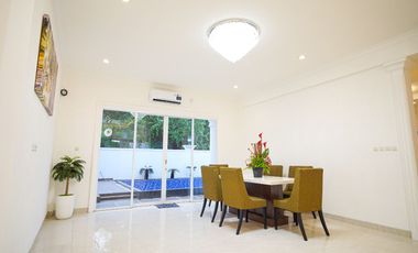 Rumah mewah kemang ada kolam renang dan siap pakai