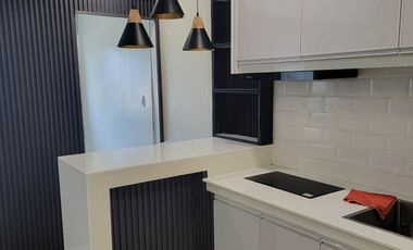 FOR LEASE : AMAIA STEPS