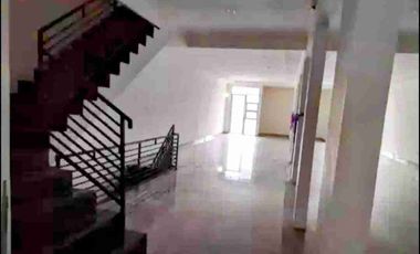 Dijual Ruko 4 unit Gandeng Rawamangun  Komersial Lokas