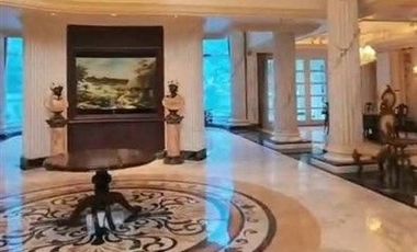 Dijual Rumah Sultan Dengan Fasilitas Kolam Renang di Kawasan Elit Bukit Golf Pondok Indah, Jakarta Selatan, Dekat PIM