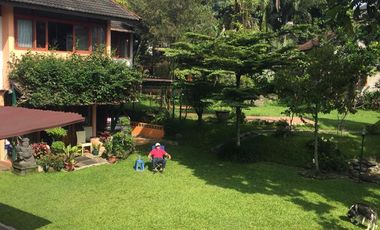 Dijual Cepat! Rumah Cocok untuk Penginapan Strategis dekat Kampus dan Hotel di Setiabudi Bandung