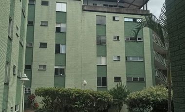 VENDO APARTAMENTO DE TRES NIVELES EN CAÑAVERAL DE 172METROS
